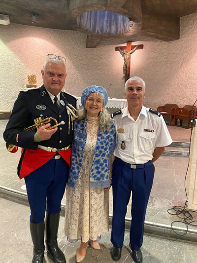 Samedi 17 mai 2025. Lourdes (66), (PMI), Pèlerinage Militaire International, messe des hospitaliers, présidée par Monseigneur Louis de Romanet, Nathalie est accompagnée à l’orgue par Christophe …et Gilles Garaby à la trompette.