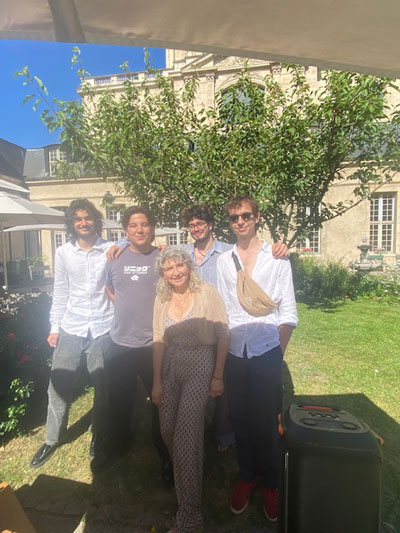 Mardi 24 juin 2025. Paris (75), concert « Miss liberty » dans les jardins de l’Institut National des Invalides, Fête de la Saint-Jean pour tous les pensionnaires et le personnel.