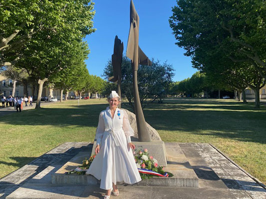 Samedi 28 juin 2025. Orange (84), BA 115, Nathalie chante « La Marseillaise » pour les 80 ans de La Défense Aérienne.