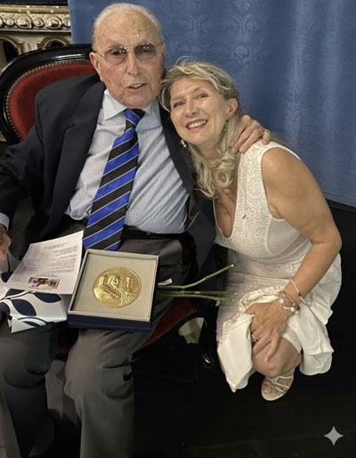 Dimanche 15 septembre 2025. Pau (64), hommage au grand baryton français, monsieur Robert Massard, qui reçoit la médaille d’or de la ville.