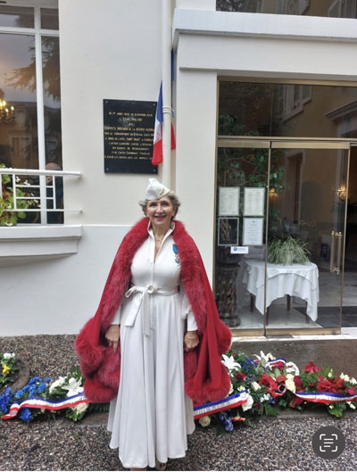 Samedi 25 octobre 2025. Chamalières (63) , Hôtel Royal Saint-Mart cérémonie d’hommage. Nathalie interprète l’hymne national et « De Gaulle.