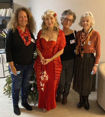 Mercredi 17 décembre 2025. Montpellier (34), CHU centre Antonin Balmès, Nathalie est entourée de Vanessa, Brigitte et Marie-Martine, association JALMALV.