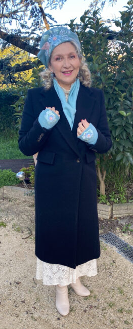 Jeudi 1er janvier 2026. Pont-Saint-Esprit (30), messe à Notre Dame de la Blache, Nathalie interprète un Ave Maria pour la Solennité de sainte Marie, Mère de Dieu, journée mondiale de la Paix.